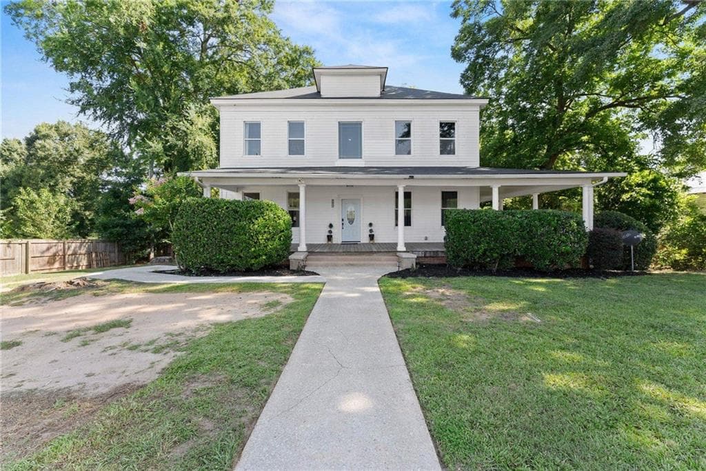home for sale at 2158 Broad Street, Commerce, GA
