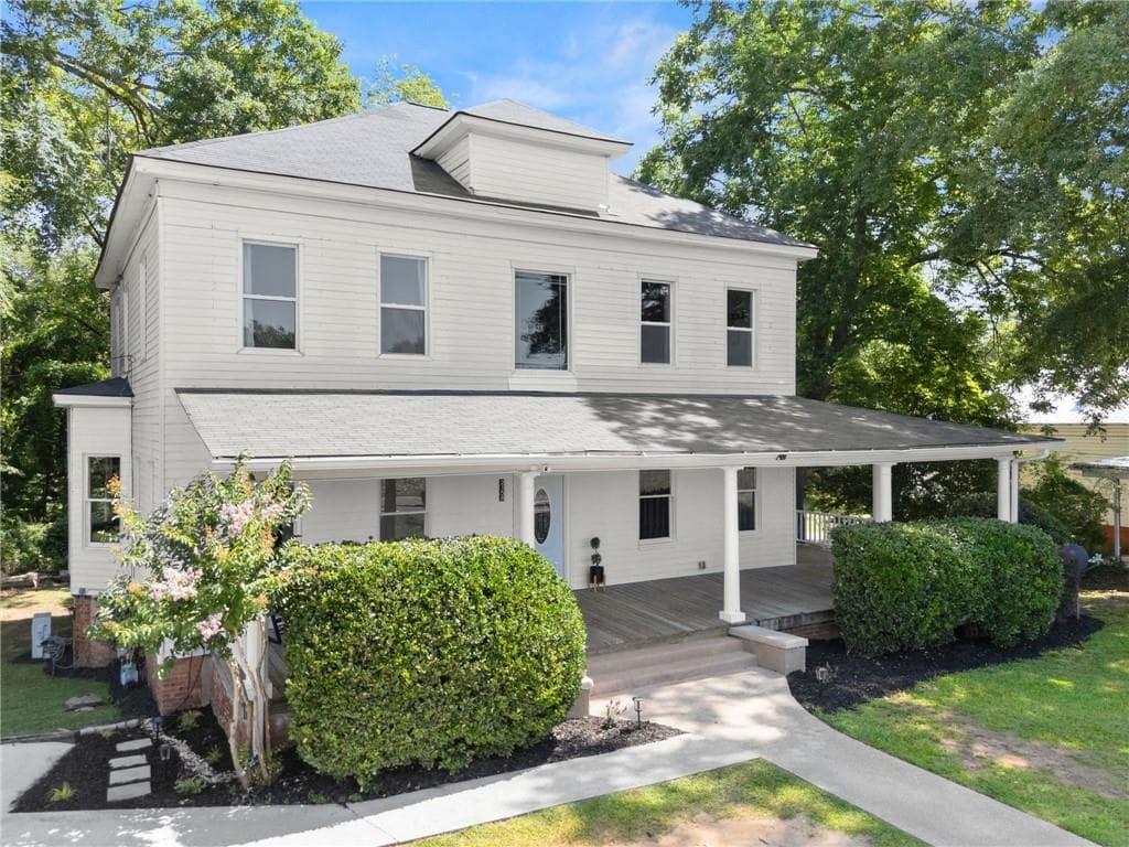 triplex for sale at 2158 Broad Street, Commerce, GA 30529 — photo 2