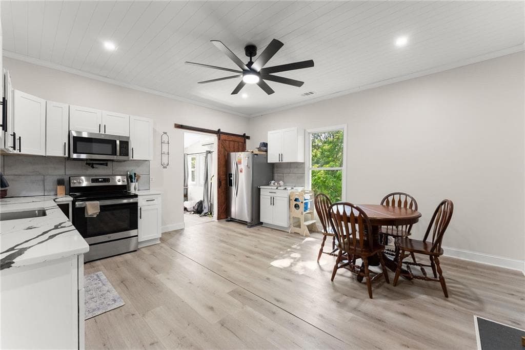 triplex for sale at 2158 Broad Street, Commerce, GA 30529 — photo 7