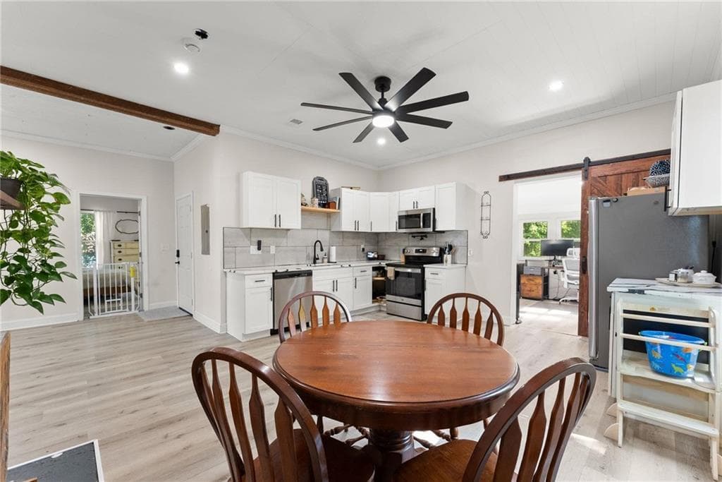 triplex for sale at 2158 Broad Street, Commerce, GA 30529 — photo 8
