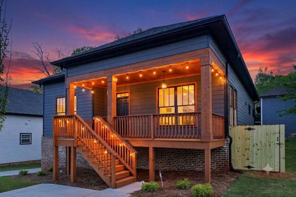 3 bedroom, 4 bathroom, 3,704 sq ft single family residence for sale at 682 Shelton Avenue, Atlanta, GA 30310 — photo 2