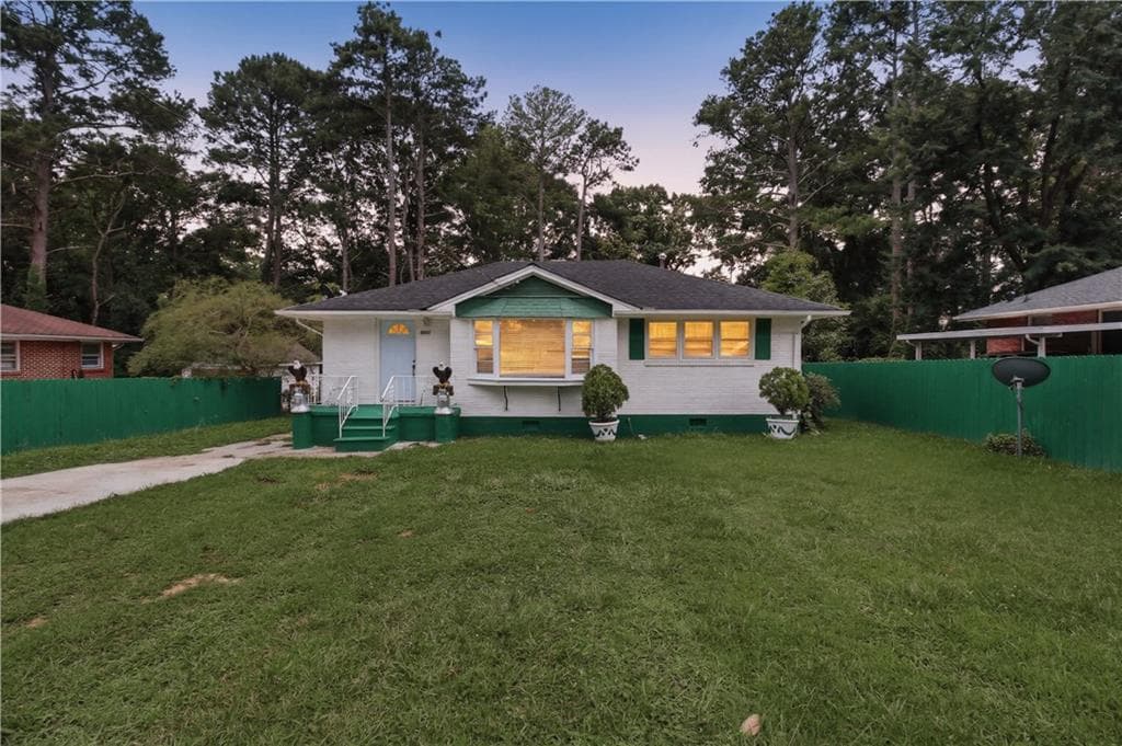 3 bedroom, 1 bathroom, 1,040 sq ft single family residence for sale at 1101 Lloyd Drive, Forest Park, GA 30297 — photo 2