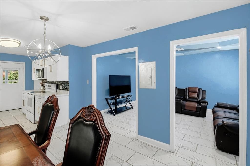3 bedroom, 1 bathroom, 1,040 sq ft single family residence for sale at 1101 Lloyd Drive, Forest Park, GA 30297 — photo 9