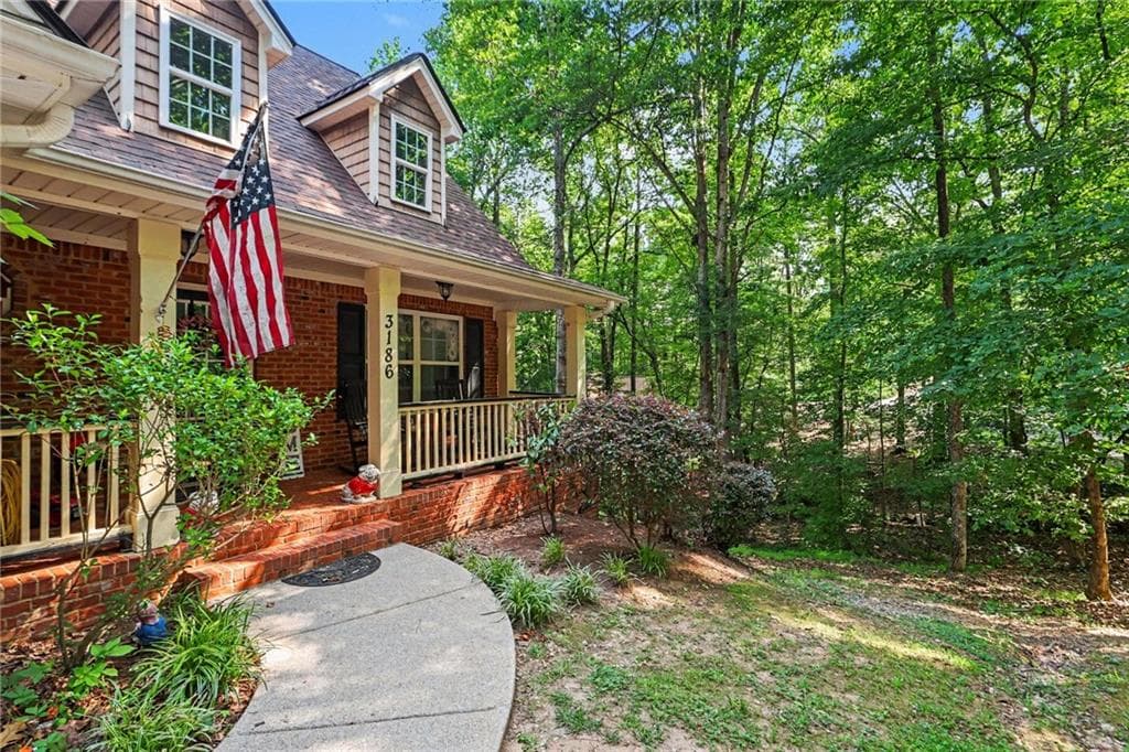 5 bedroom, 3 bathroom, 3,244 sq ft single family residence for sale at 3186 Sweetbriar Drive, Villa Rica, GA 30180 — photo 4