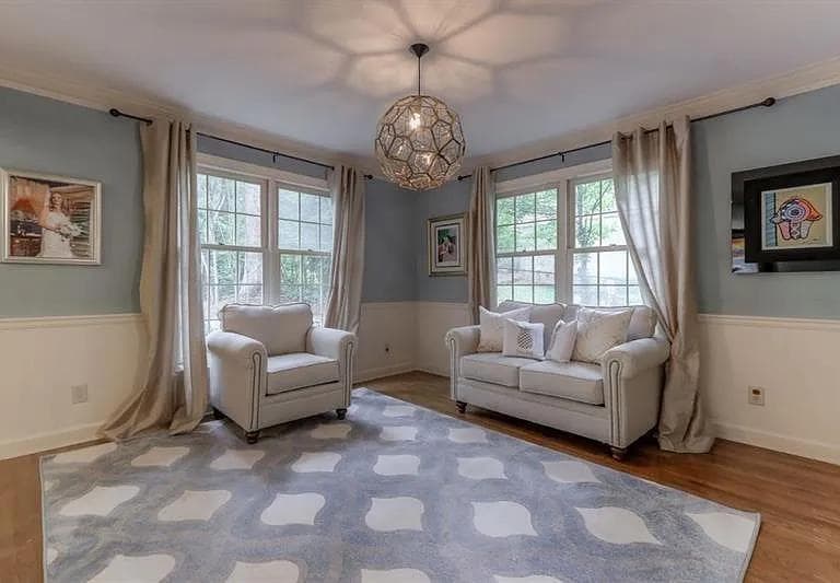 4 bedroom, 4 bathroom, 3,327 sq ft single family residence for rent at 555 Greenland Road, Sandy Springs, GA 30342 for $4,500 a month — photo 4