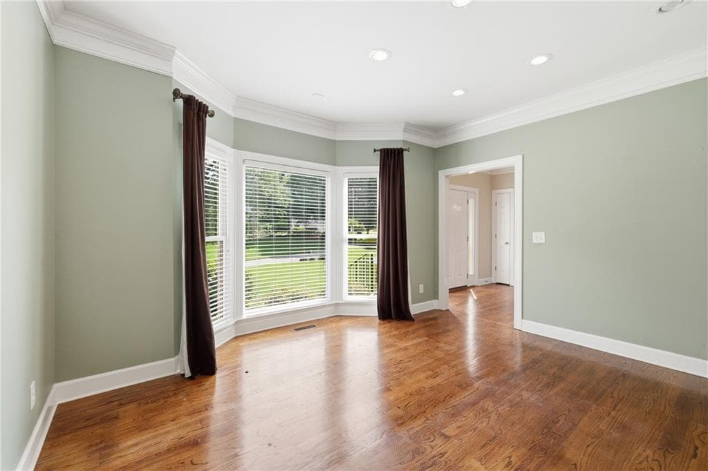 4 bedroom, 3 bathroom, 2,426 sq ft single family residence for sale at 4713 Bedford Glenn, Flowery Branch, GA 30542 — photo 5