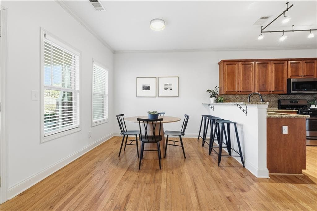 3 bedroom, 3 bathroom, 1,962 sq ft townhouse for sale at 411 Royal Crescent Lane, Canton, GA 30115 — photo 5