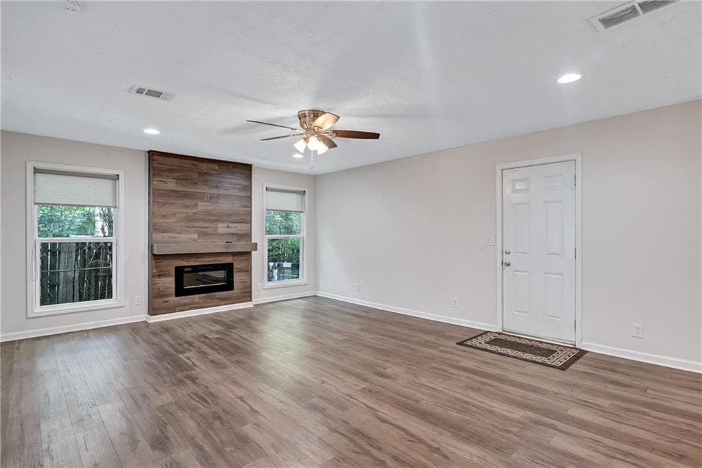 4 bedroom, 3 bathroom, 1,946 sq ft single family residence for rent at 5772 Lilburn Stone Mountain Road, Stone Mountain, GA 30087 for $2,500 a month — photo 7