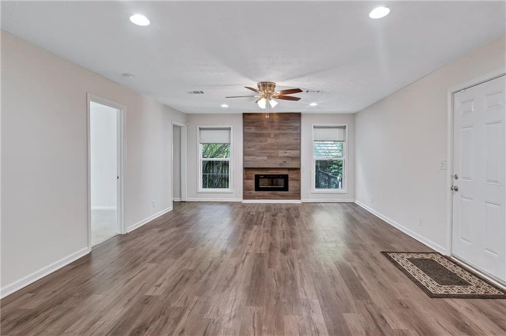 4 bedroom, 3 bathroom, 1,946 sq ft single family residence for rent at 5772 Lilburn Stone Mountain Road, Stone Mountain, GA 30087 for $2,500 a month — photo 8