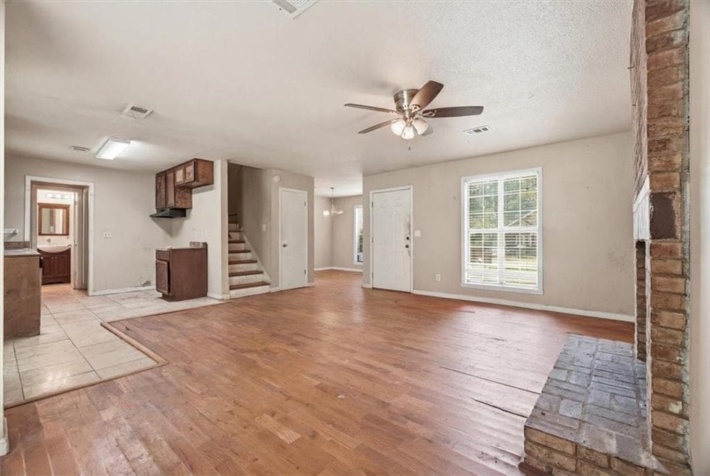 3 bedroom, 3 bathroom, 1,236 sq ft single family residence under contract at 194 Brownlee Road, Atlanta, GA 30331 — photo 6