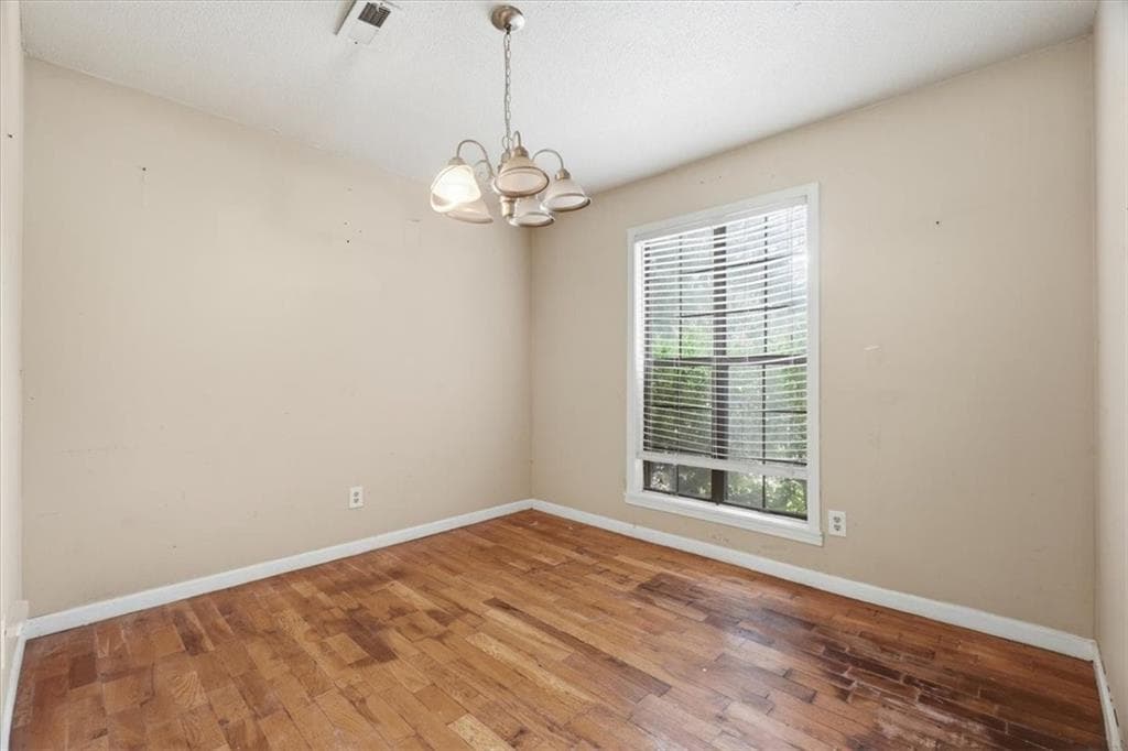3 bedroom, 3 bathroom, 1,236 sq ft single family residence under contract at 194 Brownlee Road, Atlanta, GA 30331 — photo 9