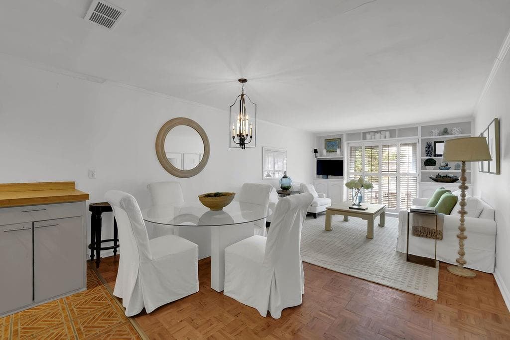 2 bedroom, 1 bathroom, 900 sq ft condominium for sale at 5400 Roswell Road P3, Atlanta, GA 30342 — photo 8