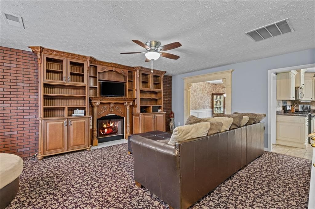 4 bedroom, 3 bathroom, 2,084 sq ft single family residence for sale at 1480 Bramlett Forest Trail, Lawrenceville, GA 30045 — photo 7