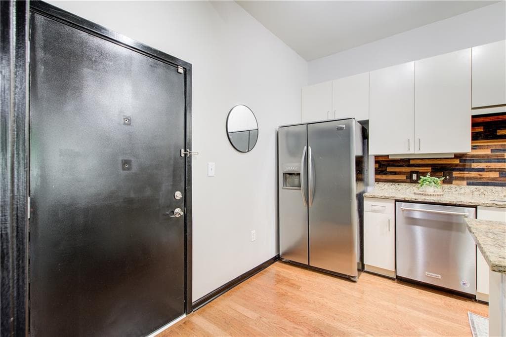 1 bedroom, 1 bathroom, 713 sq ft condominium for sale at 5300 Peachtree Road 0502, Atlanta, GA 30341 — photo 2