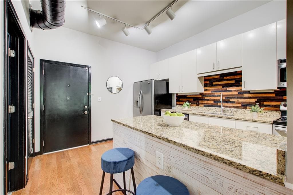 1 bedroom, 1 bathroom, 713 sq ft condominium for sale at 5300 Peachtree Road 0502, Atlanta, GA 30341 — photo 5
