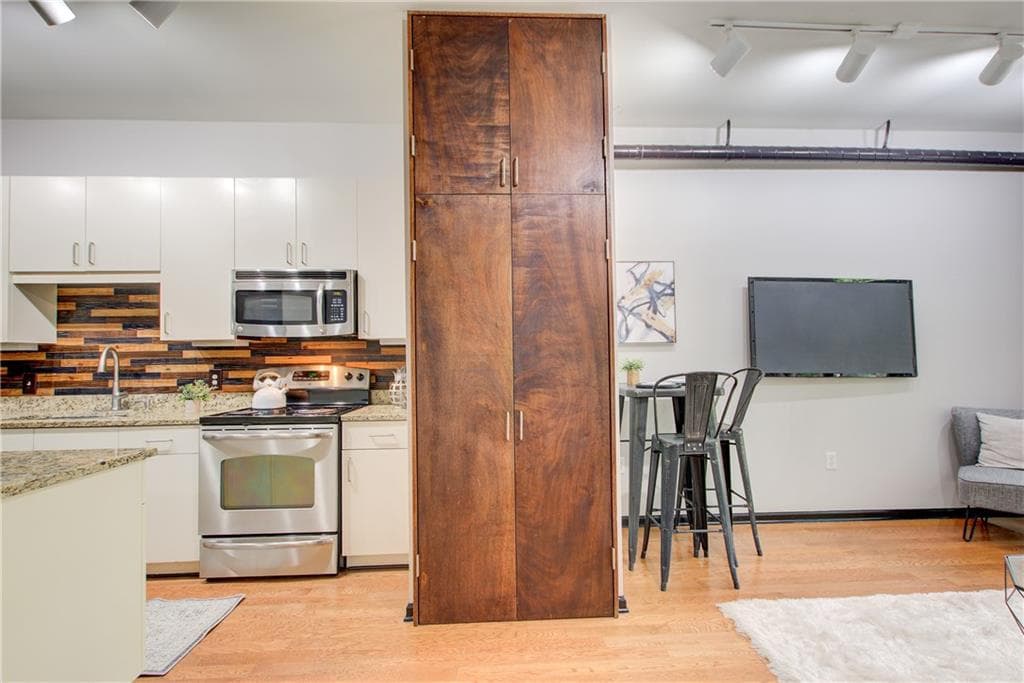 1 bedroom, 1 bathroom, 713 sq ft condominium for sale at 5300 Peachtree Road 0502, Atlanta, GA 30341 — photo 6