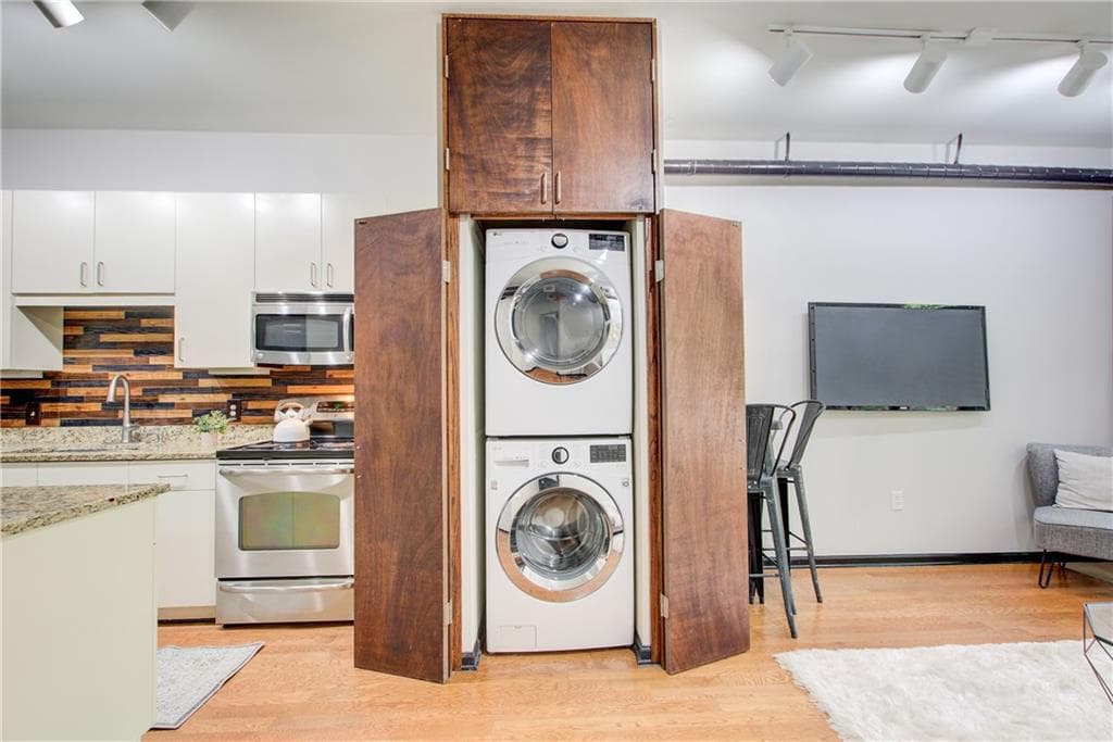 1 bedroom, 1 bathroom, 713 sq ft condominium for sale at 5300 Peachtree Road 0502, Atlanta, GA 30341 — photo 7