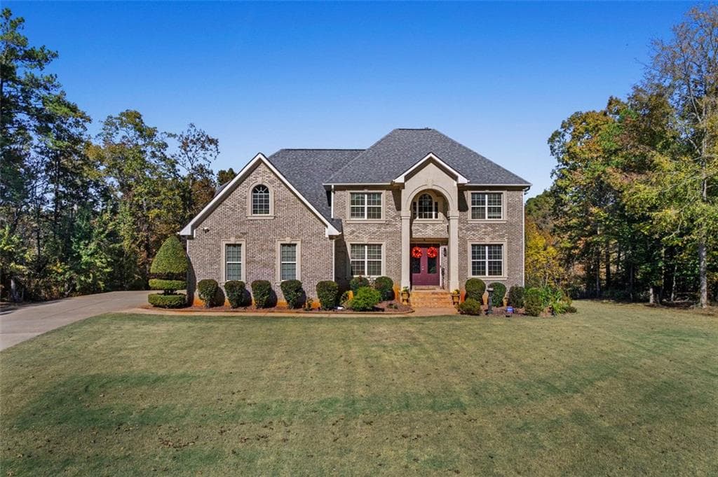 6 bedroom, 6 bathroom, 5,805 sq ft single family residence for sale at 2202 Escalade Court, Conyers, GA 30094 — photo 3