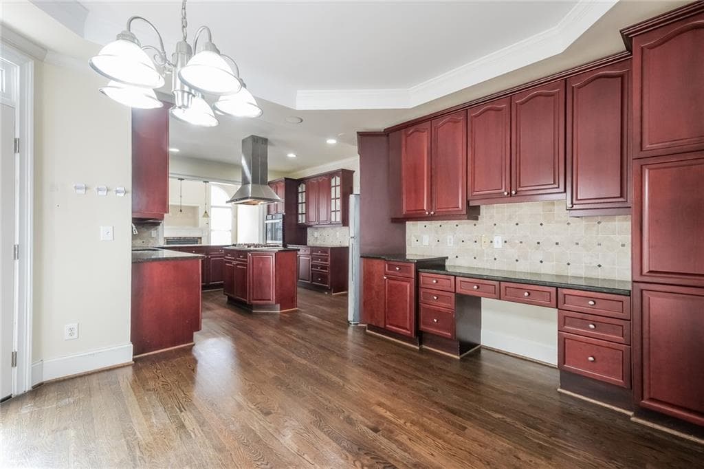 5 bedroom, 5 bathroom, 5,886 sq ft single family residence under contract at 505 Saint Regis Drive, Alpharetta, GA 30022 — photo 5