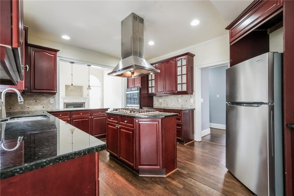 5 bedroom, 5 bathroom, 5,886 sq ft single family residence under contract at 505 Saint Regis Drive, Alpharetta, GA 30022 — photo 8