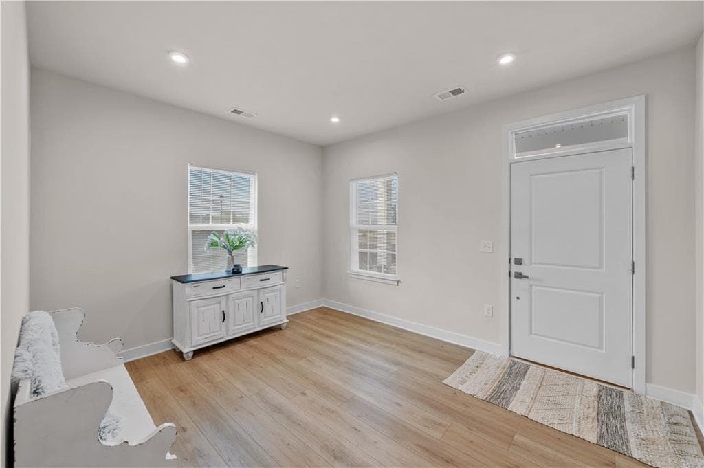 3 bedroom, 3 bathroom, 2,114 sq ft single family residence for sale at 157 Asbury Circle, Calhoun, GA 30701 — photo 9