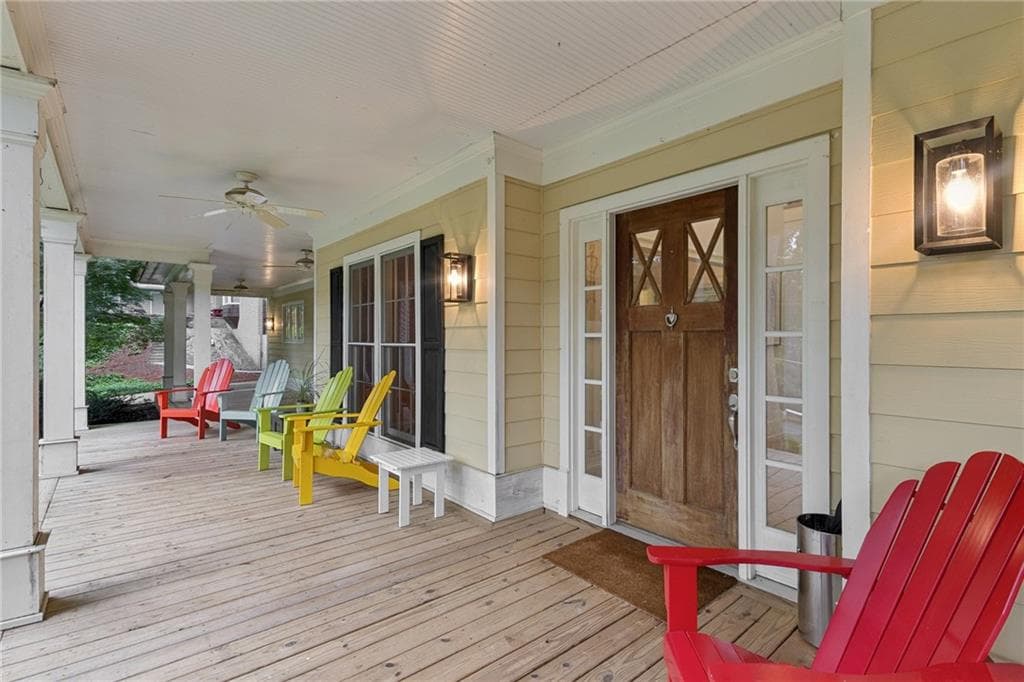 6 bedroom, 5 bathroom, 4,395 sq ft single family residence for sale at 4029 Emma Lane, Atlanta, GA 30342 — photo 4