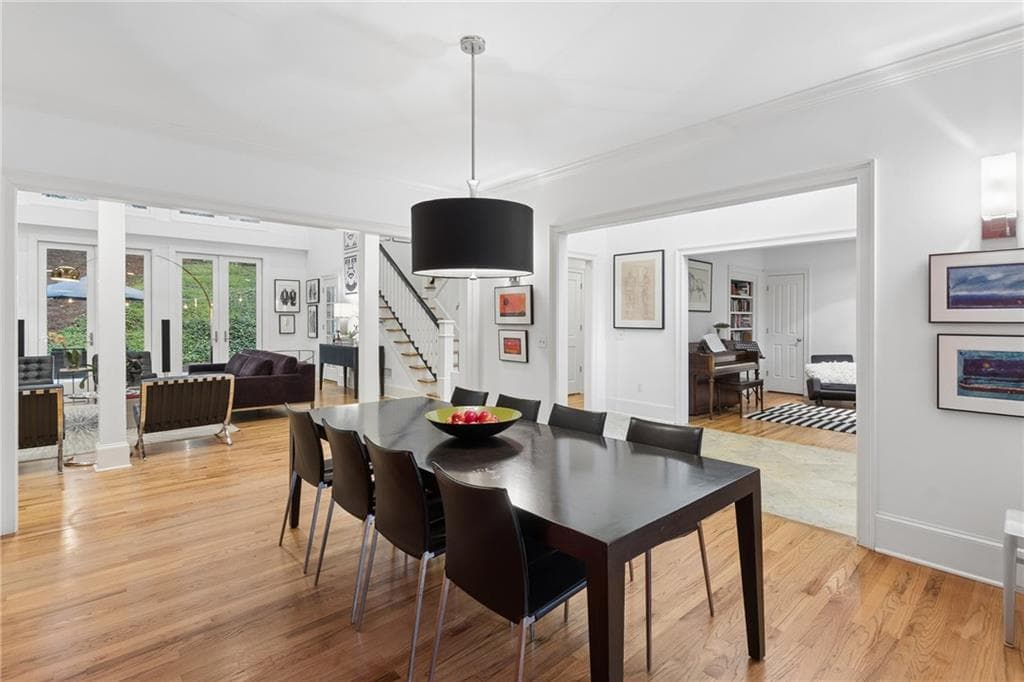 6 bedroom, 5 bathroom, 4,395 sq ft single family residence for sale at 4029 Emma Lane, Atlanta, GA 30342 — photo 9