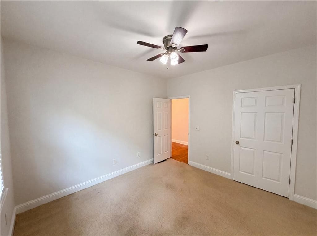 6 bedroom, 4 bathroom, 2,605 sq ft single family residence for sale at 685 Jefferson Place, Cumming, GA 30040 — photo 10