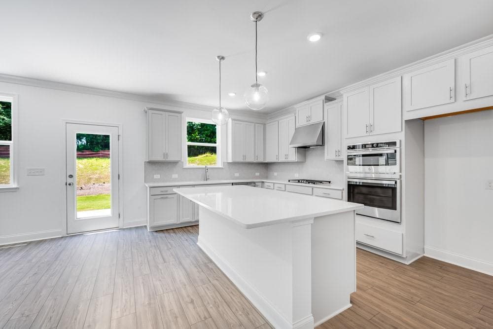 4 bedroom, 4 bathroom, 3,067 sq ft single family residence for sale at 4003 Dantry Lane, Buford, GA 30519 — photo 2