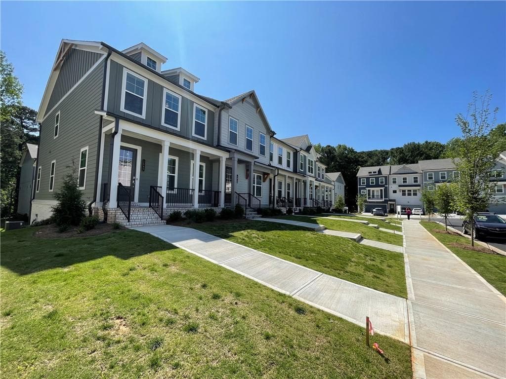 3 bedroom, 4 bathroom, 2,106 sq ft townhouse for rent at 1597 Tilden Court, Tucker, GA 30084 for $3,000 a month — photo 2