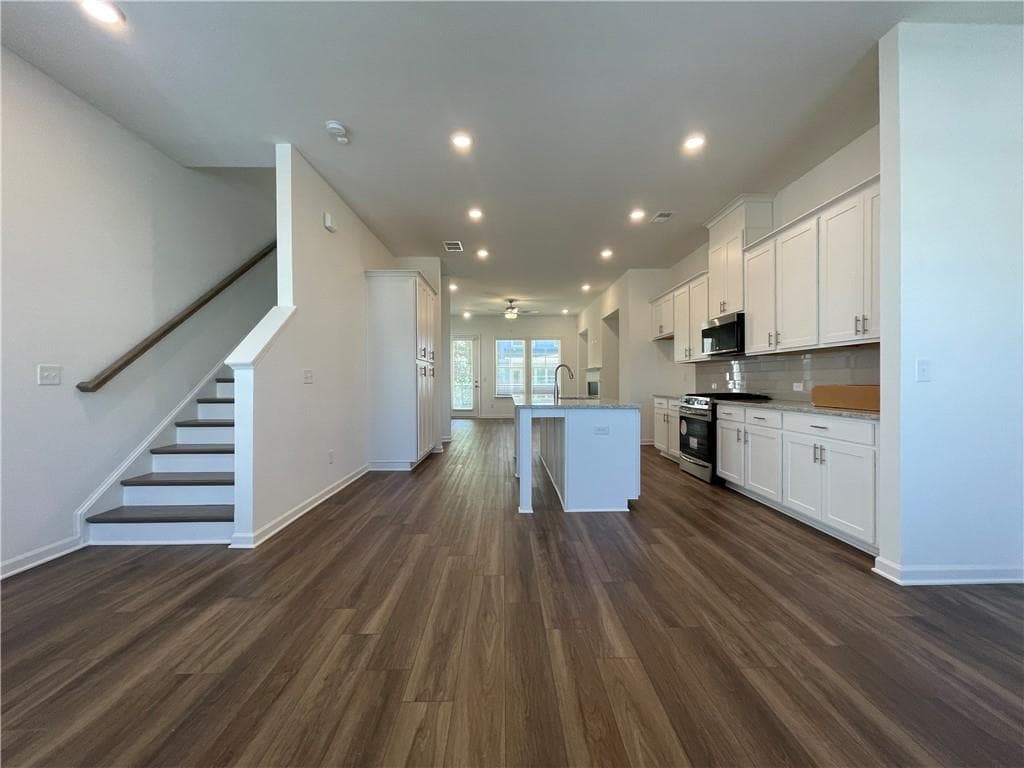 3 bedroom, 4 bathroom, 2,106 sq ft townhouse for rent at 1597 Tilden Court, Tucker, GA 30084 for $3,000 a month — photo 4
