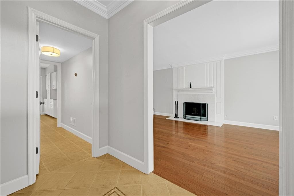 3 bedroom, 3 bathroom, 1,583 sq ft townhouse under contract at 10 Plantation Drive, Atlanta, GA 30324 — photo 7