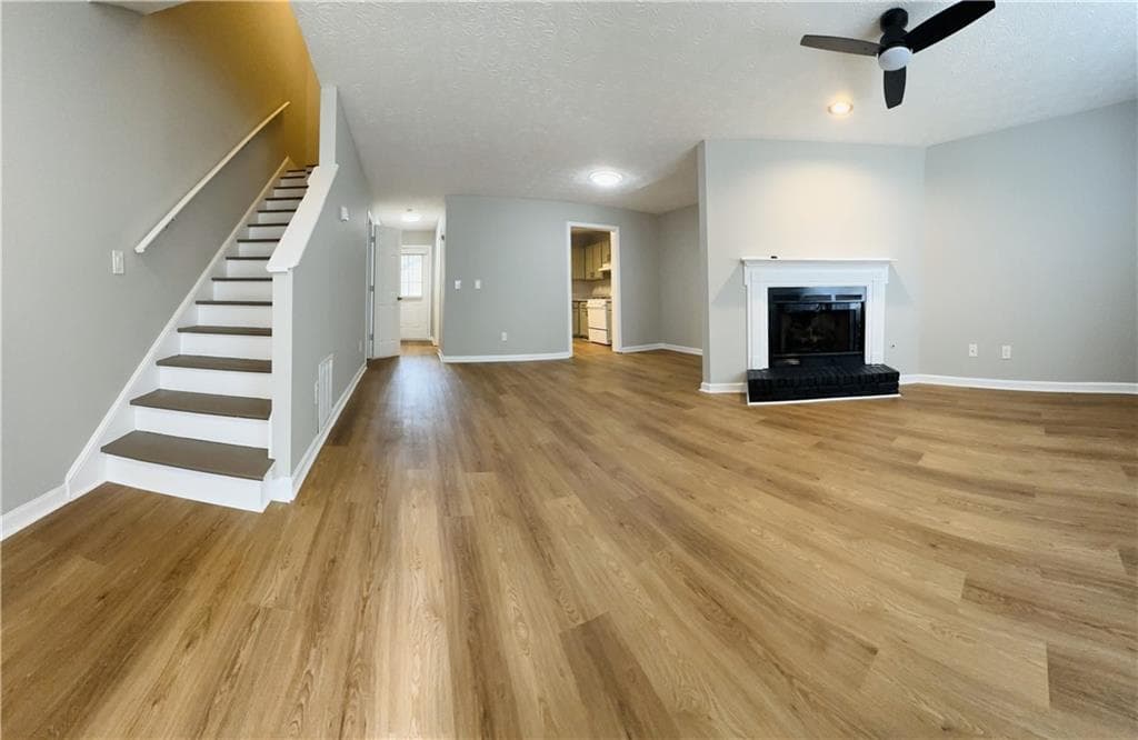 2 bedroom, 3 bathroom, 1,240 sq ft townhouse for rent at 1016 Kennesborough Road, Kennesaw, GA 30144 for $1,725 a month — photo 3