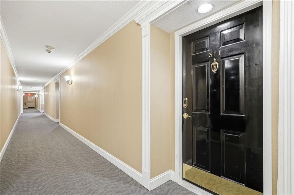 1 bedroom, 1 bathroom, 816 sq ft condominium for sale at 24311 Plantation Drive, Atlanta, GA 30324 — photo 4