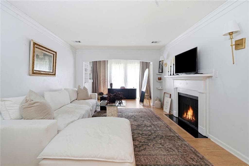 1 bedroom, 1 bathroom, 816 sq ft condominium for sale at 24311 Plantation Drive, Atlanta, GA 30324