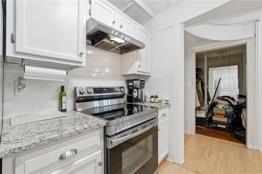 1 bedroom, 1 bathroom, 816 sq ft condominium for sale at 24311 Plantation Drive, Atlanta, GA 30324 — photo 8