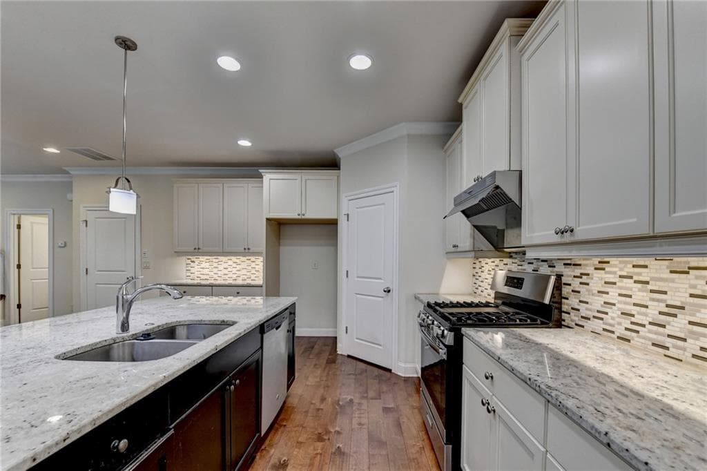 4 bedroom, 4 bathroom, 2,940 sq ft single family residence under contract at 4334 Bellview Lane, Duluth, GA 30097 — photo 8