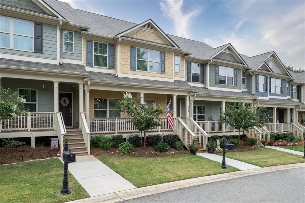 3 bedroom, 3 bathroom, 2,641 sq ft townhouse for rent at 819 ASH Street, Canton, GA 30114 for $2,250 a month — photo 2