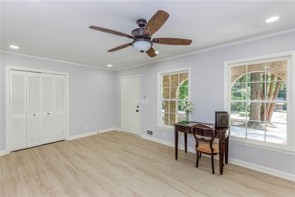 4 bedroom, 3 bathroom, 2,226 sq ft single family residence under contract at 383 Ben Avenue, Lilburn, GA 30047 — photo 3