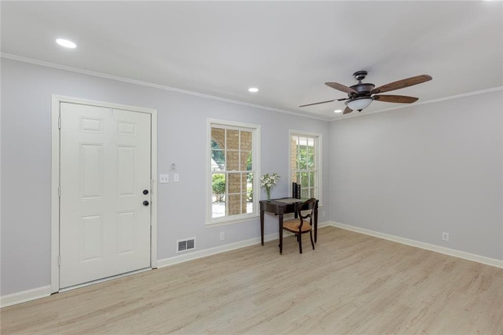 4 bedroom, 3 bathroom, 2,226 sq ft single family residence under contract at 383 Ben Avenue, Lilburn, GA 30047 — photo 5