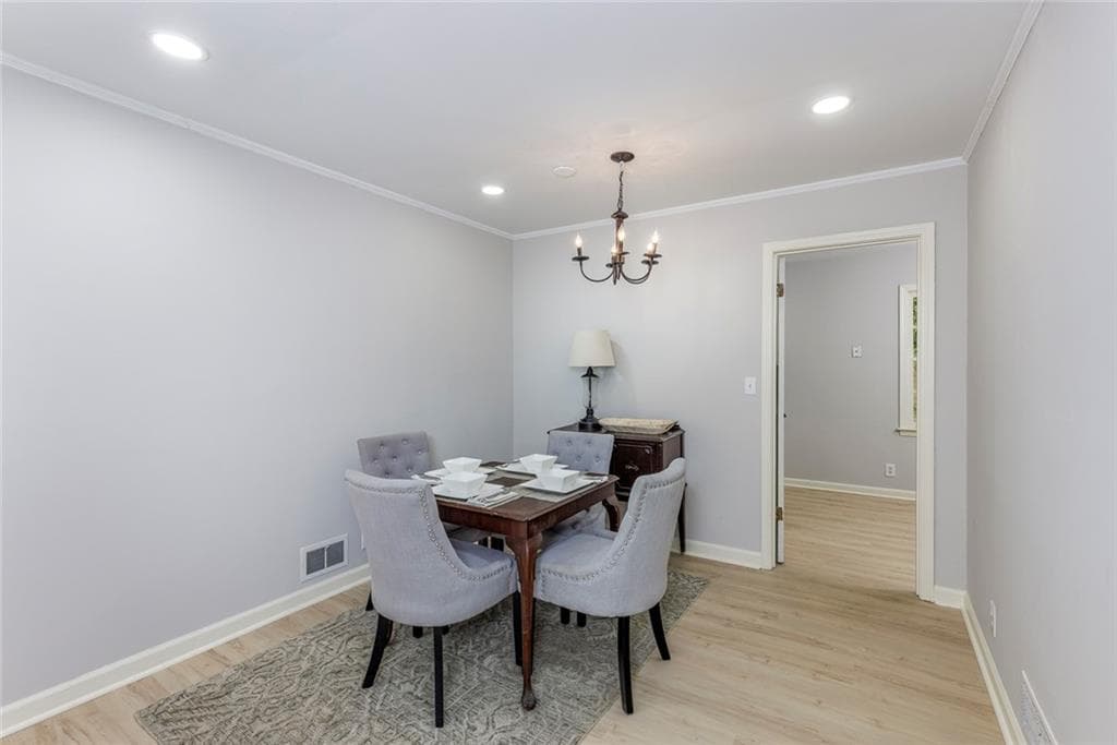 4 bedroom, 3 bathroom, 2,226 sq ft single family residence under contract at 383 Ben Avenue, Lilburn, GA 30047 — photo 8