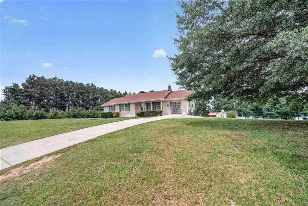 3 bedroom, 2 bathroom, 1,600 sq ft single family residence for rent at 2591 Doc Hughes Road, Buford, GA 30519 for $1,995 a month — photo 2
