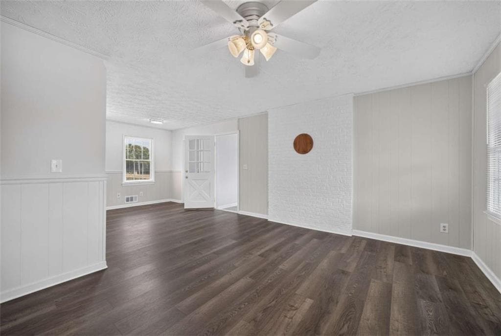 3 bedroom, 2 bathroom, 1,600 sq ft single family residence for rent at 2591 Doc Hughes Road, Buford, GA 30519 for $1,995 a month — photo 10