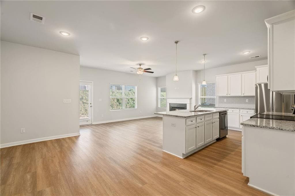 3 bedroom, 3 bathroom, 1,840 sq ft townhouse for sale at 2568 Swan Lake Drive, Grayson, GA 30017 — photo 5
