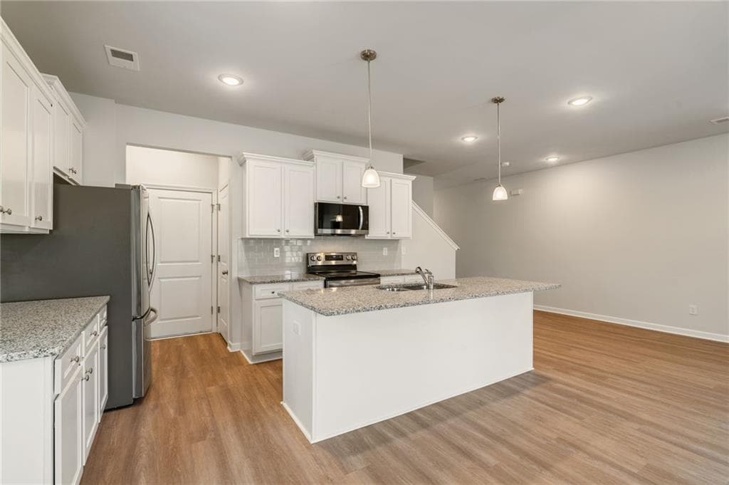 3 bedroom, 3 bathroom, 1,840 sq ft townhouse for sale at 2568 Swan Lake Drive, Grayson, GA 30017 — photo 9