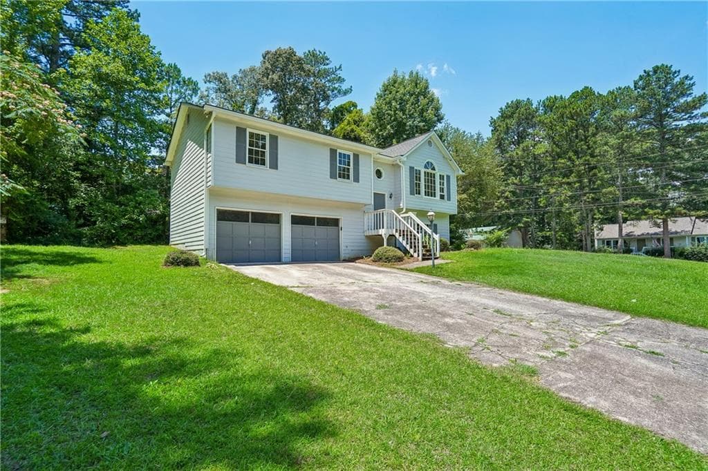 3 bedroom, 2 bathroom, 1,243 sq ft single family residence for sale at 18 Cherry Cove, Dallas, GA 30157 — photo 2