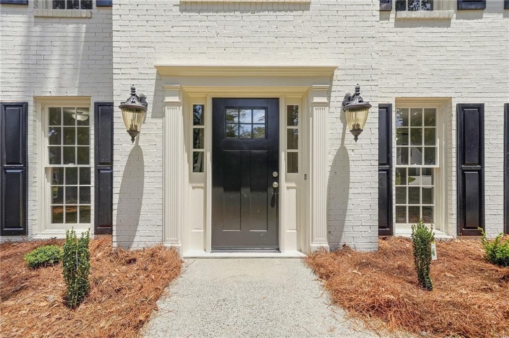 5 bedroom, 3 bathroom, 2,474 sq ft single family residence for sale at 4933 Willow Creek Drive, Woodstock, GA 30188 — photo 3