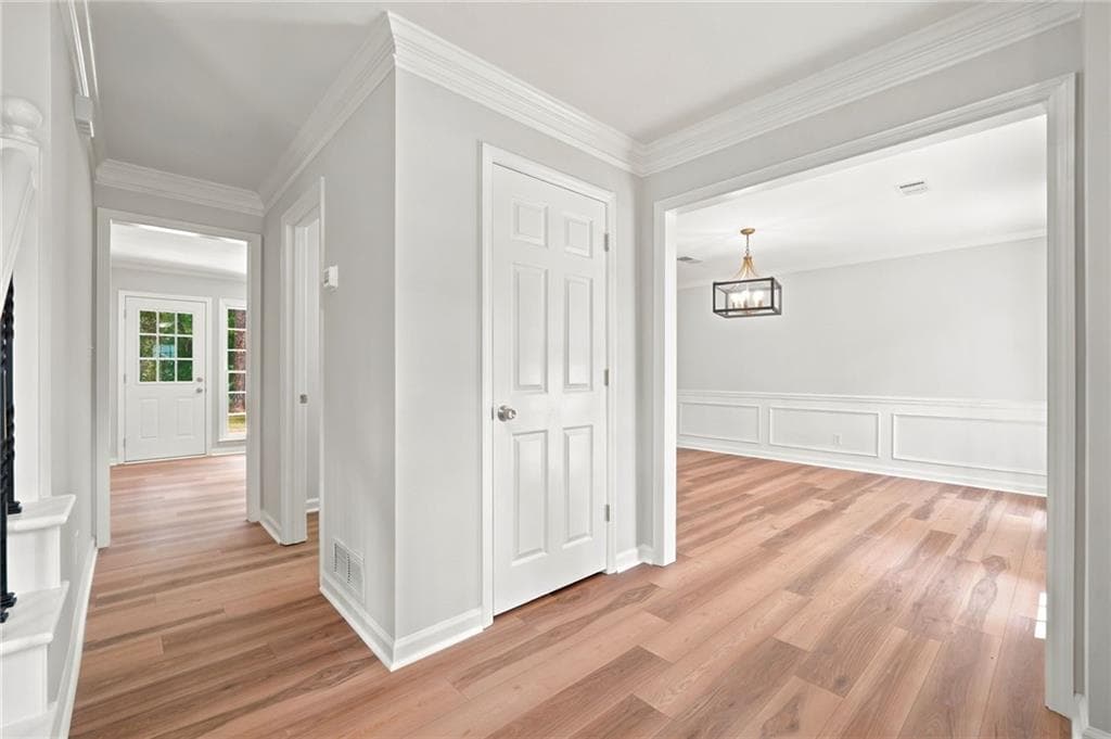 5 bedroom, 3 bathroom, 2,474 sq ft single family residence for sale at 4933 Willow Creek Drive, Woodstock, GA 30188 — photo 7