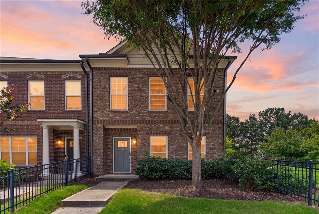 3 bedroom, 3 bathroom, 1,675 sq ft townhouse for rent at 920 Westmoreland Circle, Atlanta, GA 30318 for $3,000 a month — photo 1 of 46