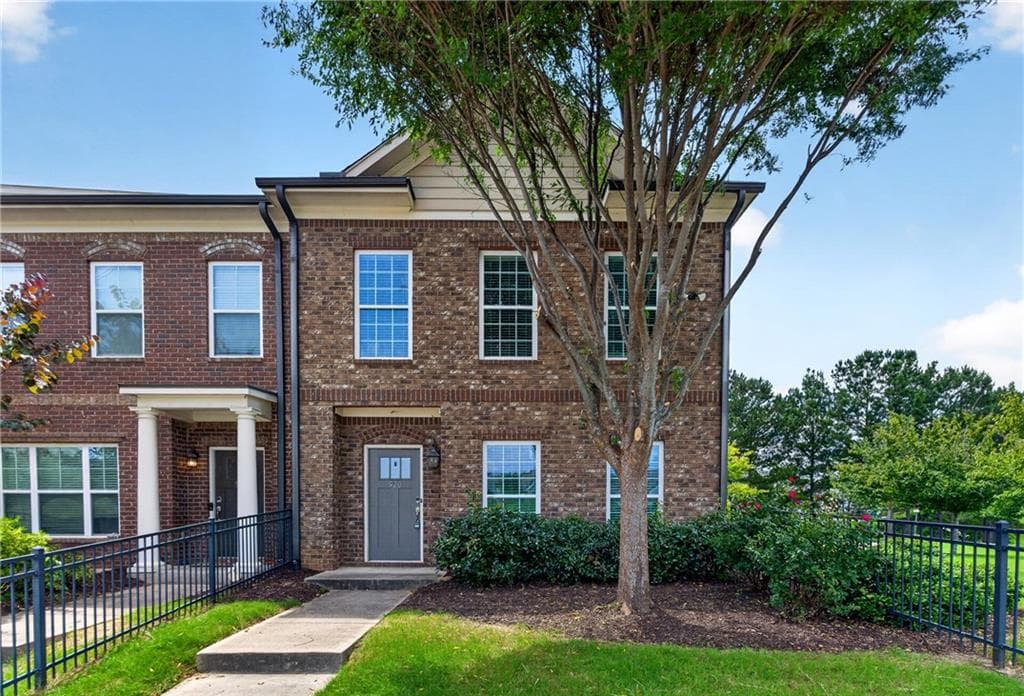 3 bedroom, 3 bathroom, 1,675 sq ft townhouse for rent at 920 Westmoreland Circle, Atlanta, GA 30318 for $3,000 a month — photo 3